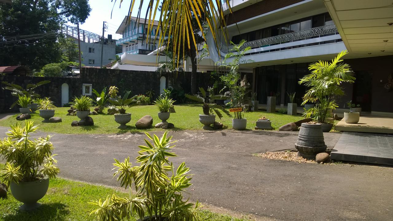 Nilani Hotel Ratnapura Exteriér fotografie